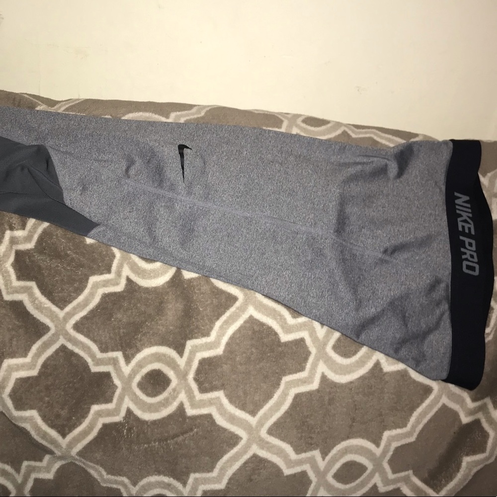 Nike Pro Capri Size Small